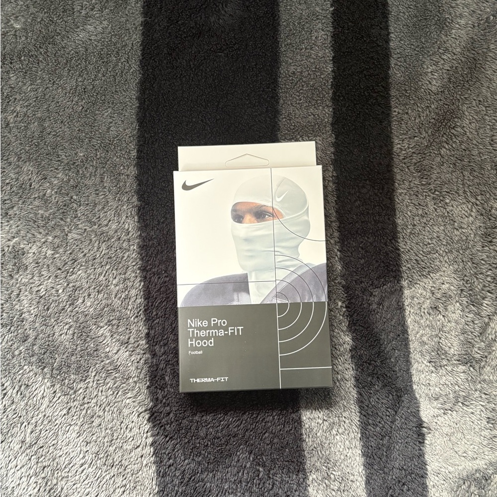 Nike Pro Therma-FIT Hood - White and Black Packaging